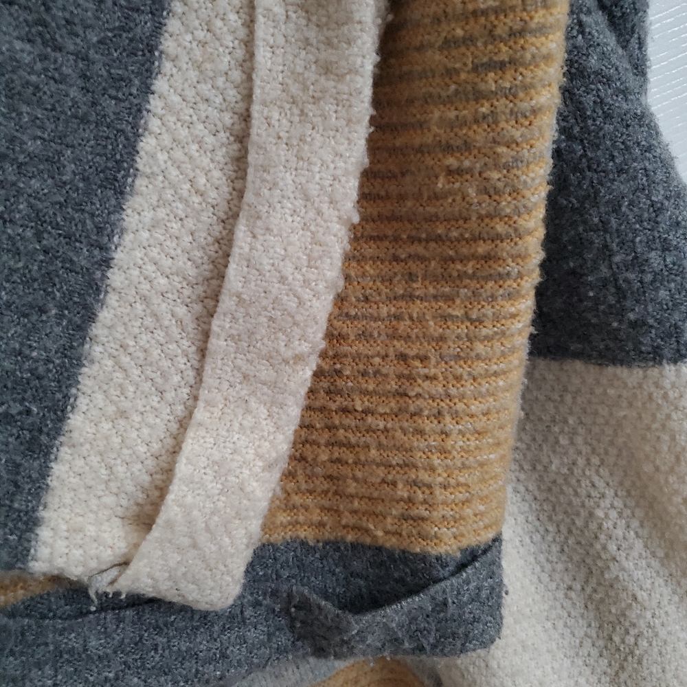 Y2K Colorblock Cardigan - Picture 9 of 13